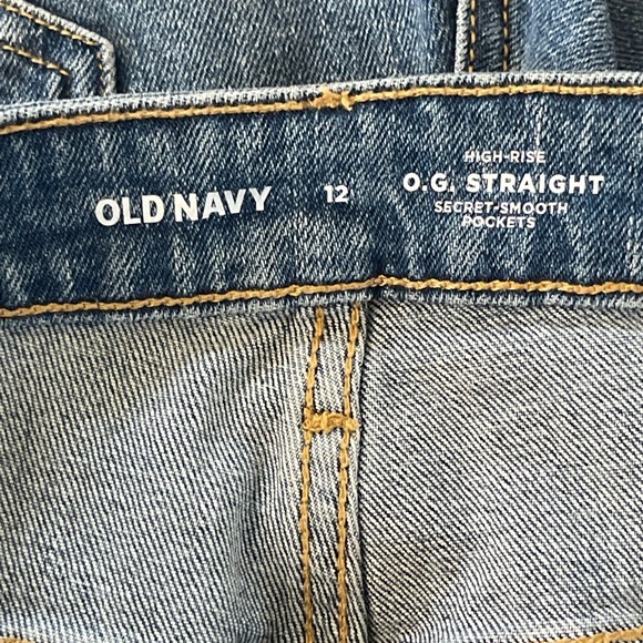 Old Navy High Rise O.G. Straight Cut off Shorts Smooth Pockets! - Picture 3 of 10